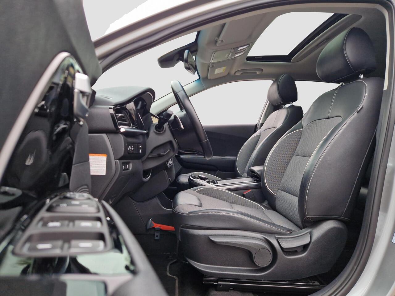 KIA e-Niro DynamicPlusLine 64 kWh | Open dak | Stoelverwarming | Key-Less | LED |