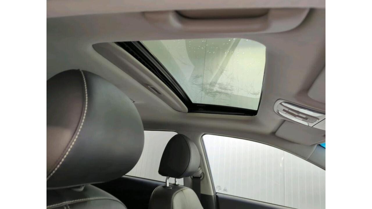 KIA e-Niro ExecutiveLine 64 kWh | Panoramadak | Leder | Achteruitrijcamera | Stoel- Verwarming & Koeling | Adaptive Cruise |