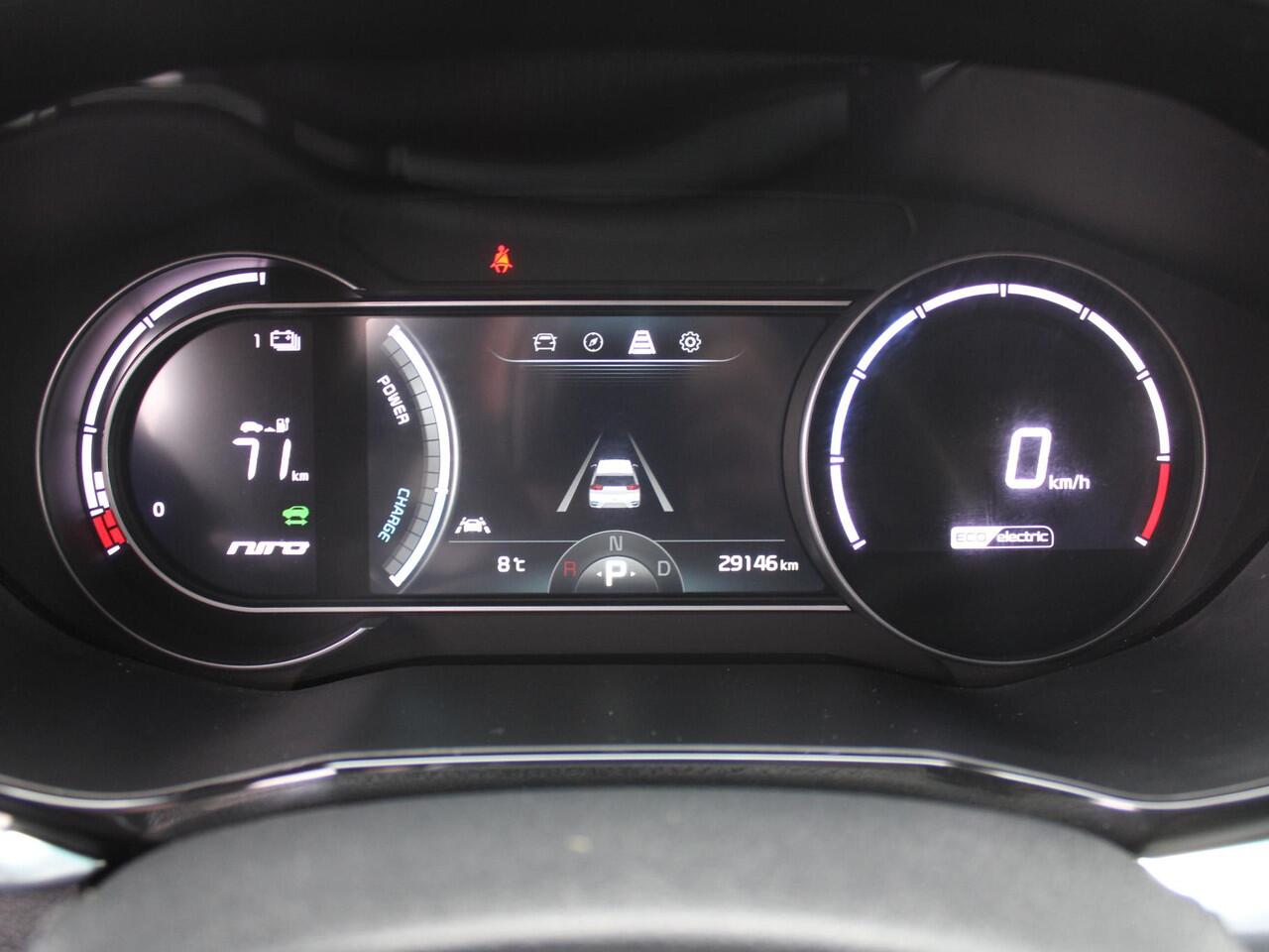 KIA e-Niro Edition 64 kWh | Stuur-/stoelverwarming | Camera | 17" LM | Clima | Cruise adapt. | PDC | Keyless | Navi |