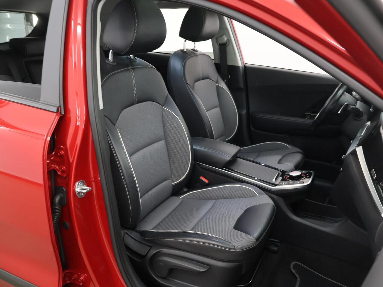 KIA e-Niro DynamicPlusLine 64 kWh | Panoramadak | Stoel/Stuurwielverwarming | Adaptieve Cruise Control | Keyless Go | LED Koplampen |