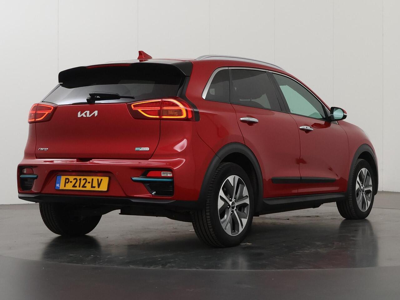 KIA e-Niro DynamicPlusLine 64 kWh | Panoramadak | Stoel/Stuurwielverwarming | Adaptieve Cruise Control | Keyless Go | LED Koplampen |