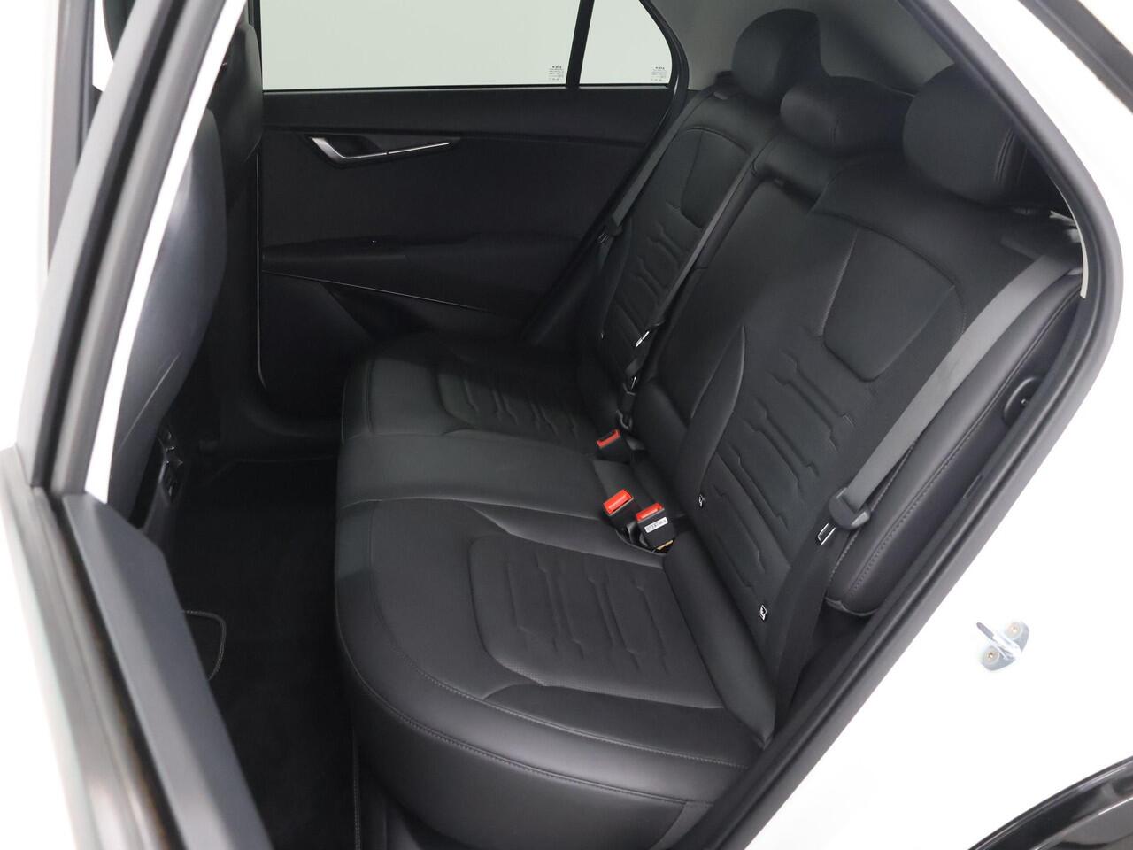 KIA e-Niro EV DynamicPlusLine 64.8 kWh | Panoramadak | Stoel/Stuurwielverwarming | Head-Up Display | Dodehoek Detectie |