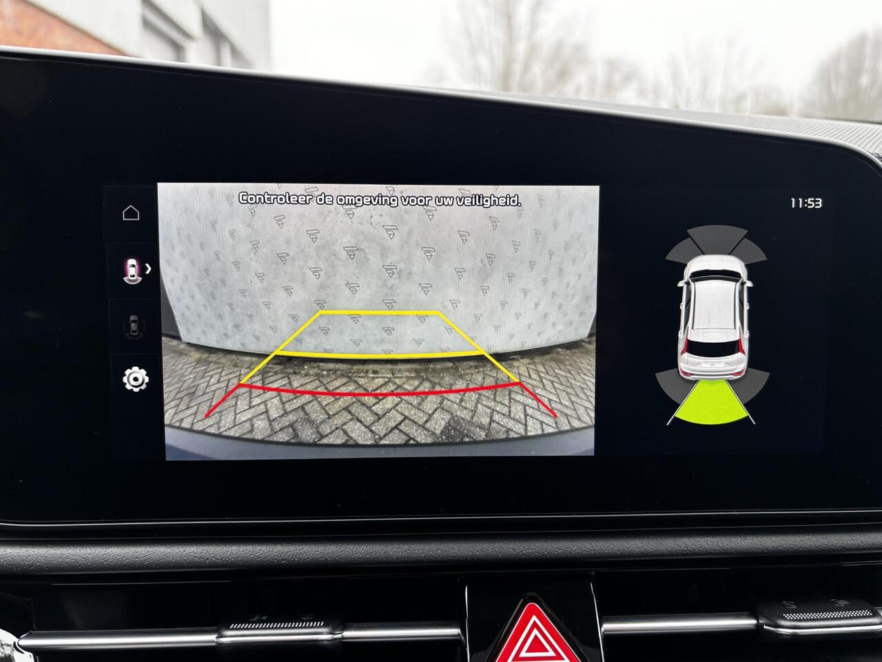 KIA e-Niro EV ExecutiveLine 64.8 kWh | Climate Control | Schuif- Kanteldak | Leder interieur | Apple Carplay & Android auto |