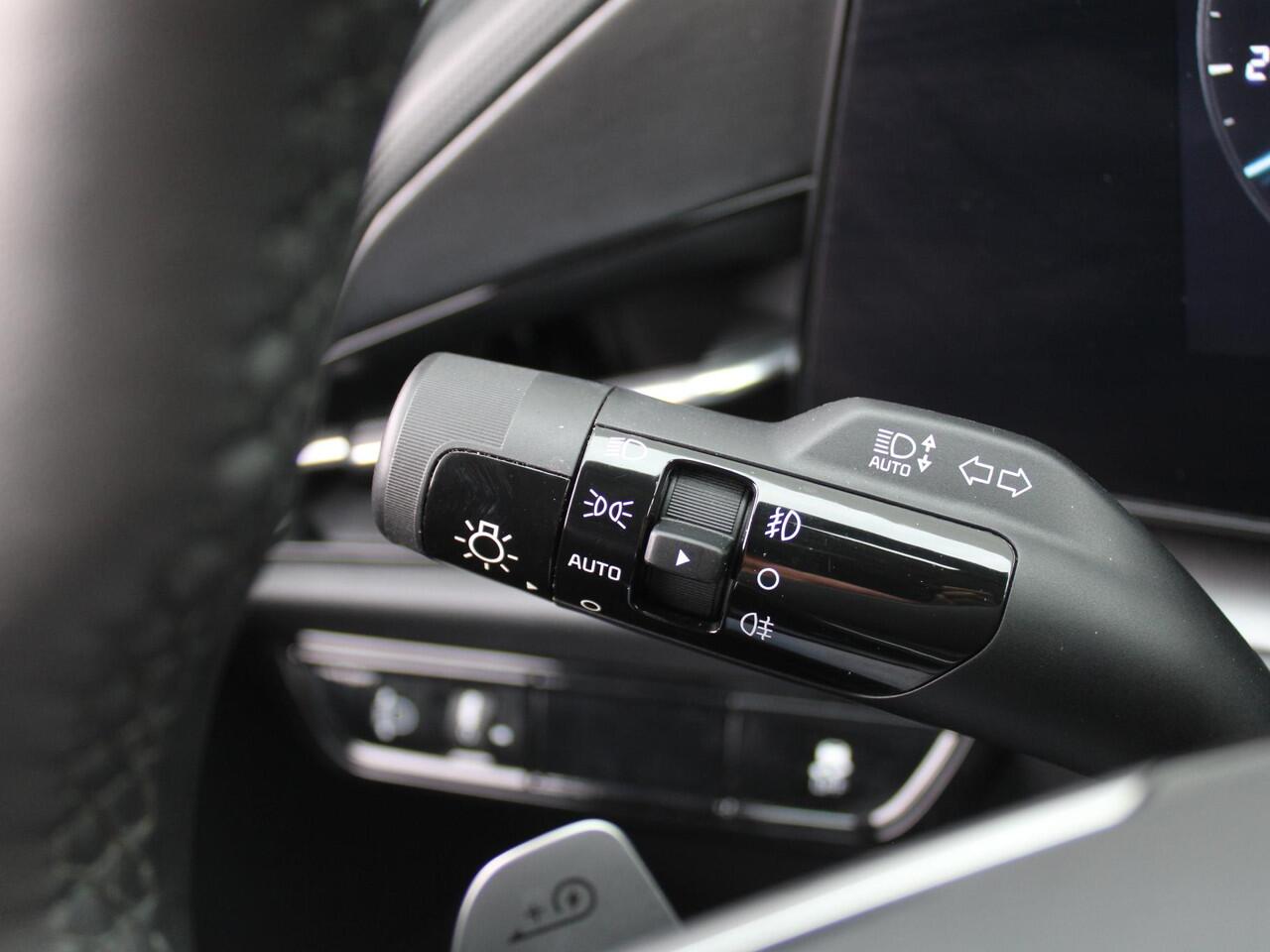 KIA e-Niro EV Edition 64.8 kWh | Stuur-/stoelverwarming | Camera | Cruise adapt. | Navi | 17" LM | Clima |