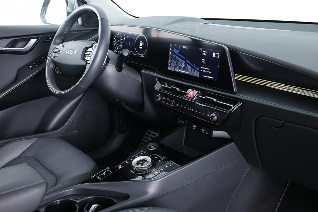 KIA e-Niro EV ExecutiveLine 64.8 kWh | SCHUIFDAK | Head-Up | EL. STOEL ? 1e Eigenaar