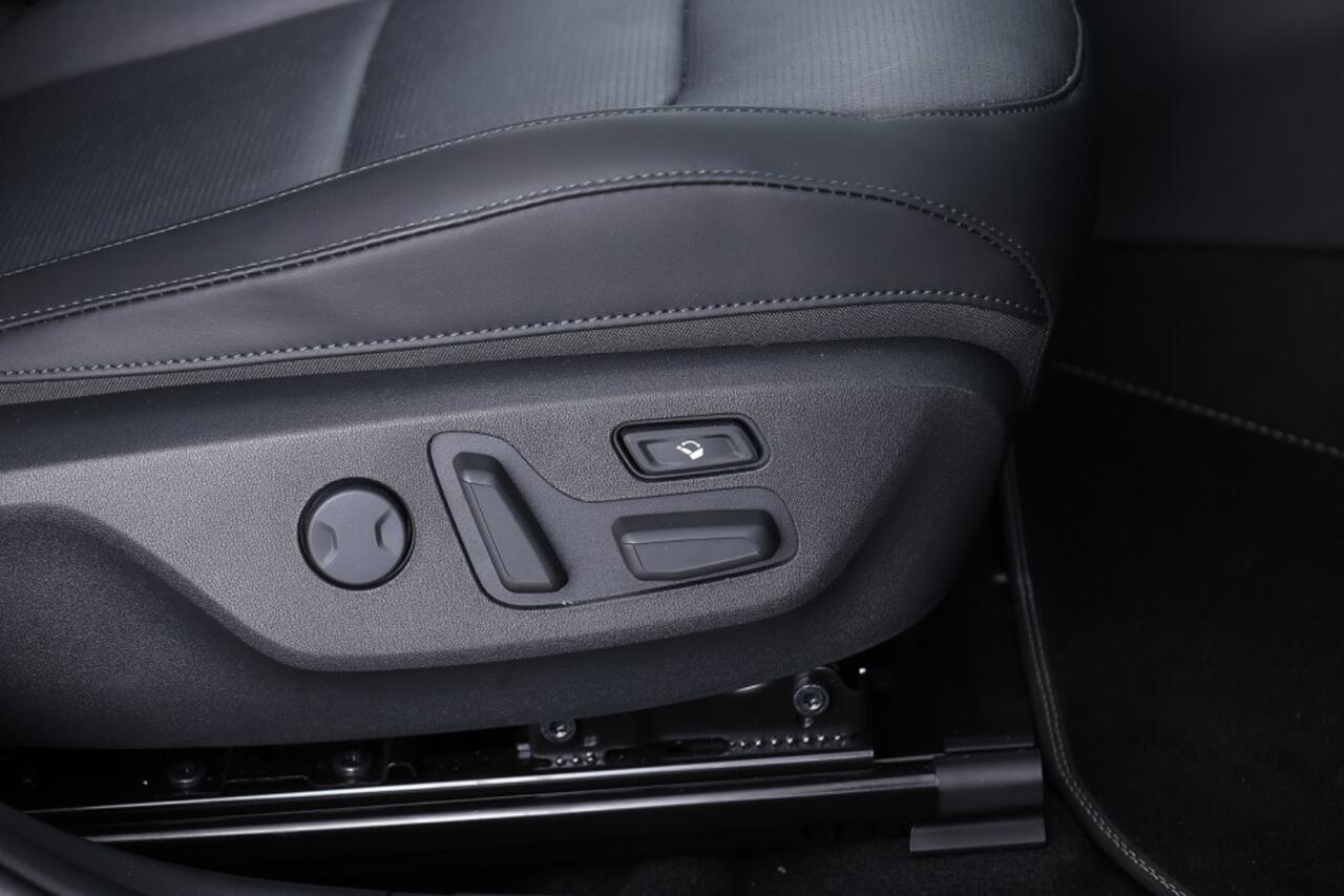 KIA e-Niro EV ExecutiveLine 64.8 kWh | SCHUIFDAK | Head-Up | EL. STOEL ? 1e Eigenaar