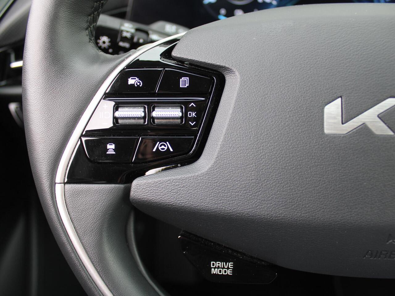 KIA e-Niro EV Edition 64.8 kWh | Stuur-/stoelverwarming | Camera | Cruise adapt. | Navi | 17" LM | Clima |