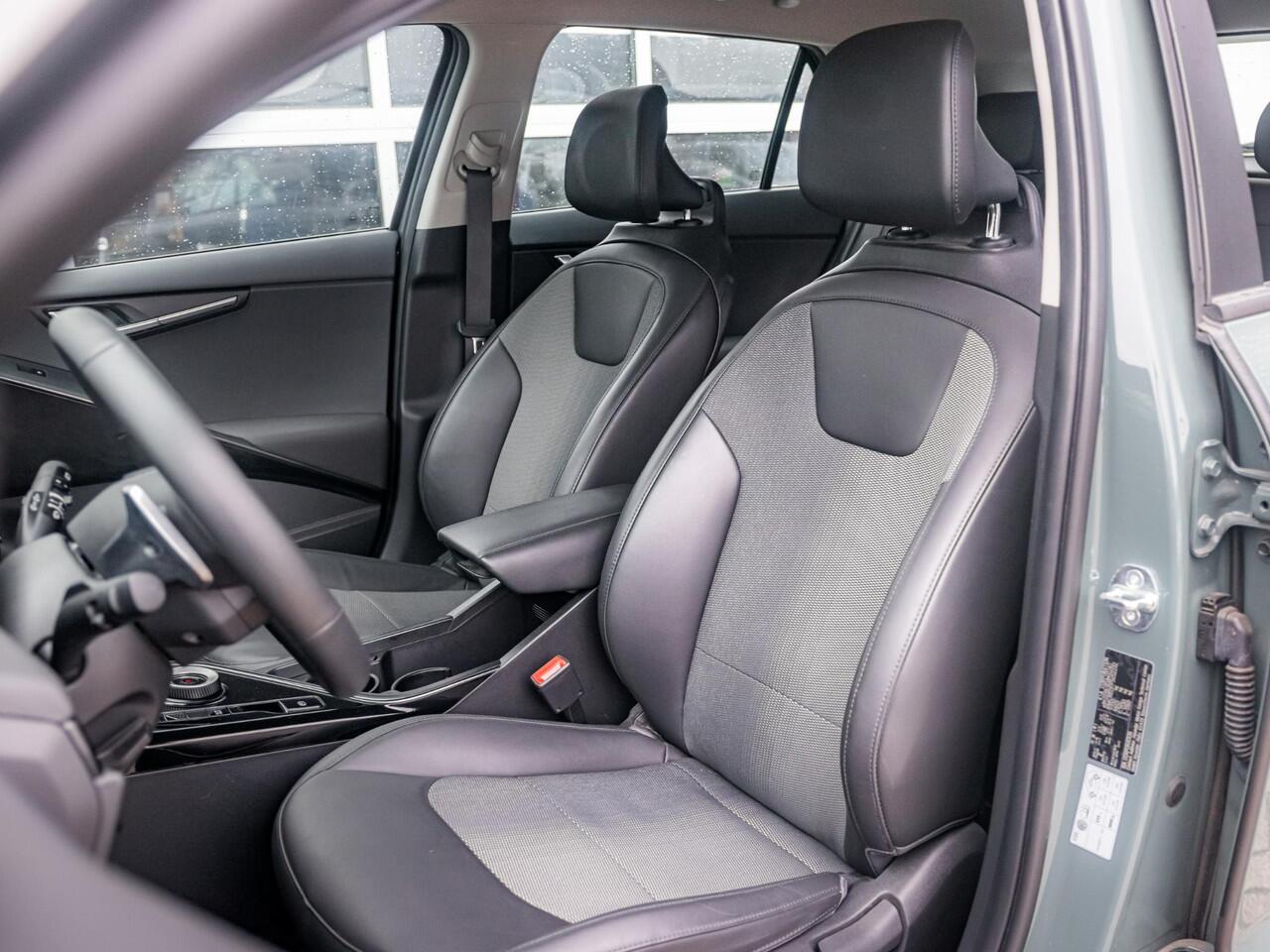 KIA e-Niro EV DynamicLine 64.8 kWh l Navigatie l Parkeersensoren l SOH 96% l