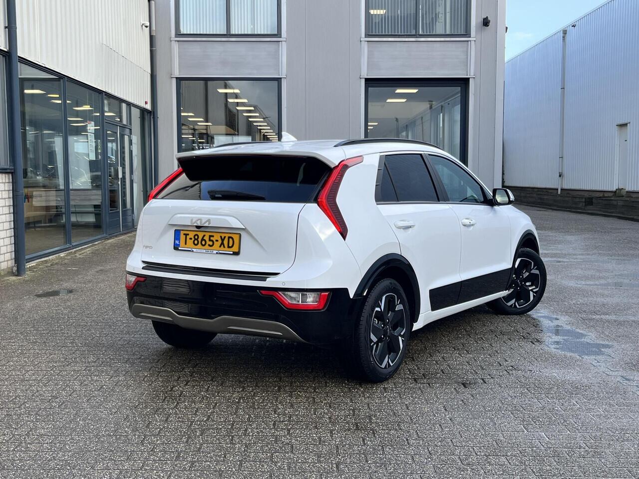 KIA e-Niro EV Edition 64.8 kWh | 204pk/NL Auto/1e Eig./Navi/Adapt.Cruise/Camera/Clima/Stoel+Stuurverwarming/Apple CarPlay-Android Auto