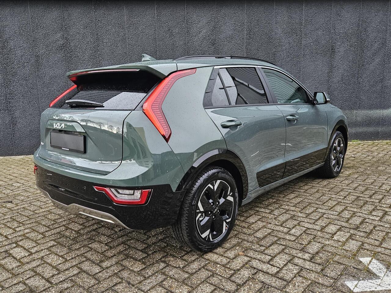 KIA e-Niro EV ExecutiveLine 64.8 kWh | Afneembare trekhaak | tot 10 jaar garantie | Snel leverbaar uit voorraad | Vehicle-2-Load (V2L) | Bekleding in premium lederlook | Harman Kardon Premium Sound System