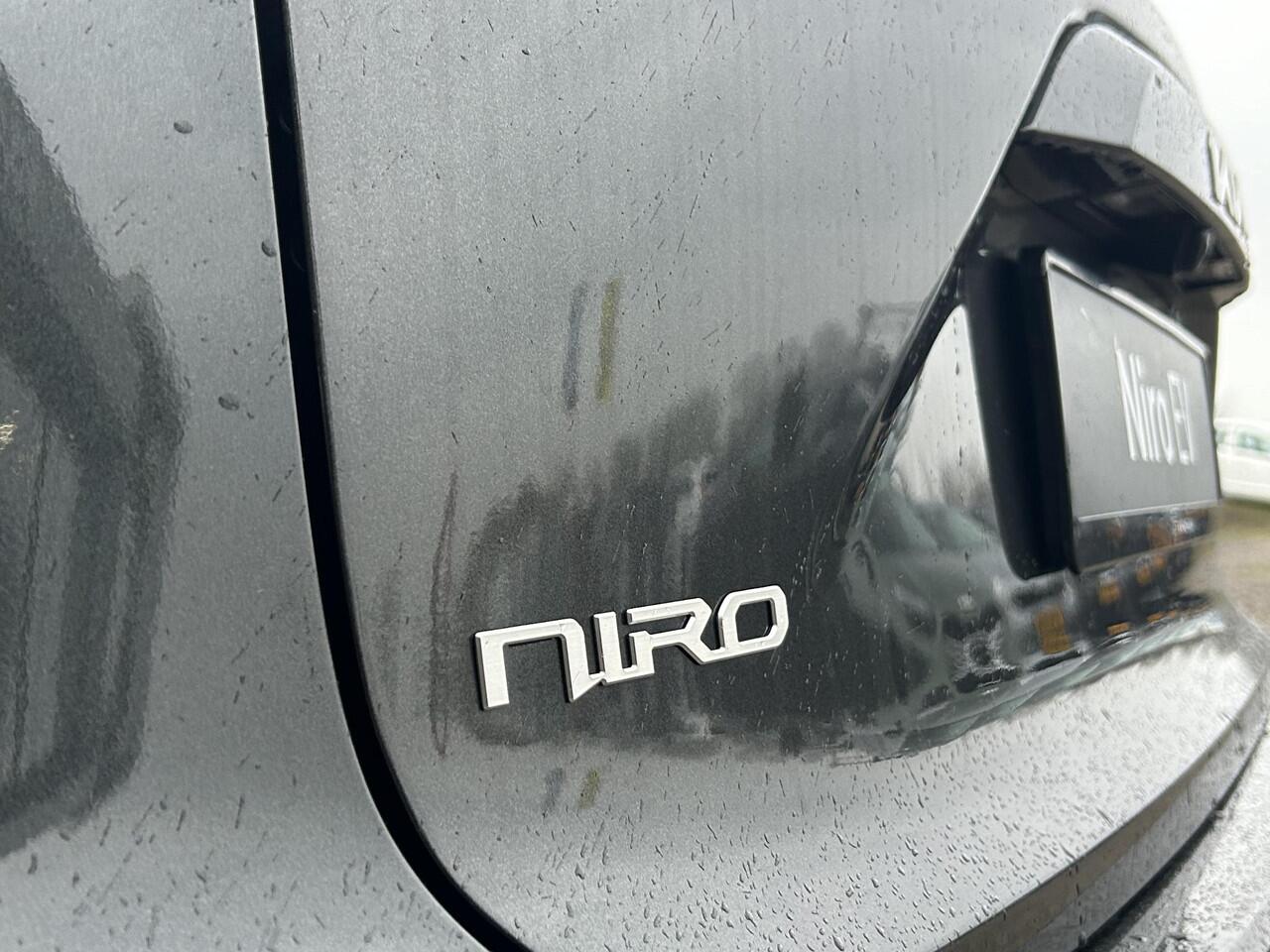 KIA e-Niro EV Edition Advanced 64.8 kWh Automaat | Stoel & Stuurverwarming | Leder | Kanteldak | Camera | Cruise |