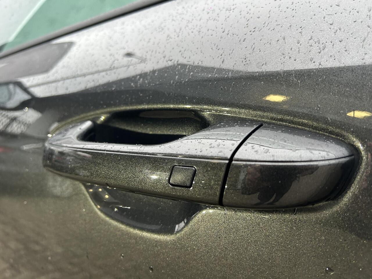 KIA e-Niro EV Edition Advanced 64.8 kWh Automaat | Stoel & Stuurverwarming | Leder | Kanteldak | Camera | Cruise |