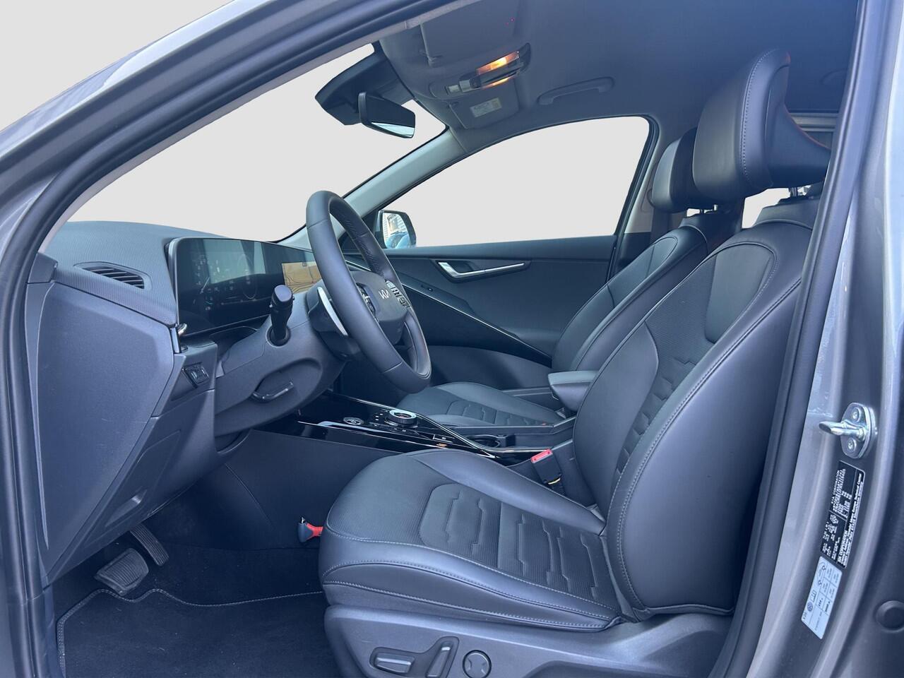 KIA e-Niro EV Edition Advanced 64.8 kWh | Prijs incl. vooraftrek 2000.- inruilpremie | Automaat | Leder | Navi | Clima | Stoel- en stuurverwarming | LMV |