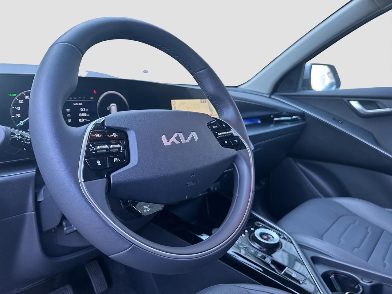 KIA e-Niro EV Edition Advanced 64.8 kWh | Prijs incl. vooraftrek 2000.- inruilpremie | Automaat | Leder | Navi | Clima | Stoel- en stuurverwarming | LMV |