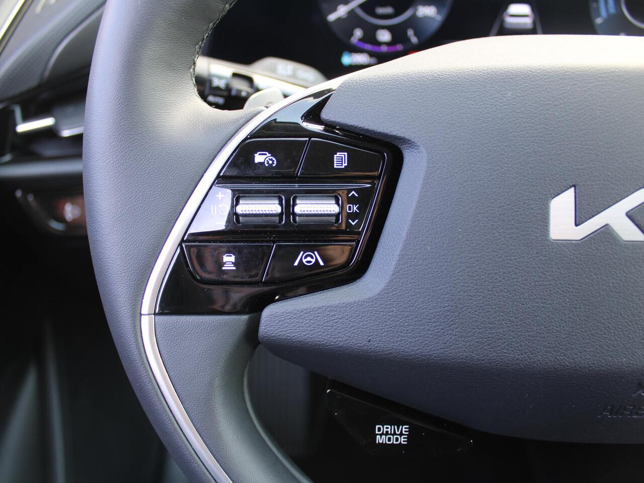 KIA e-Niro EV Light Advanced 64.8 kWh | Cargo uitvoering | Stuur-/stoelverwarming | Camera | Cruise adapt. | 17" LM | Clima | 17% bijtelling |