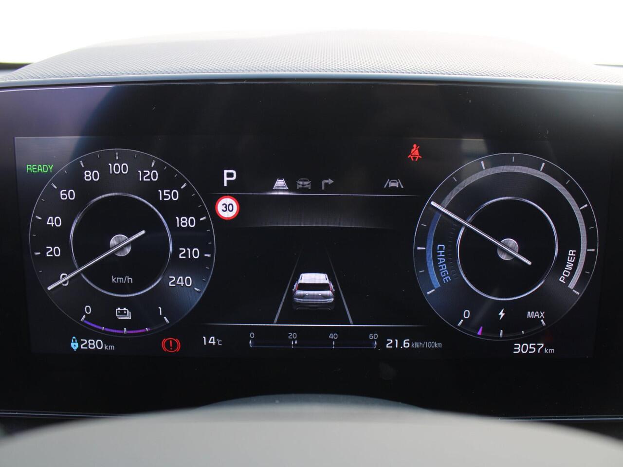 KIA e-Niro EV Light Advanced 64.8 kWh | Cargo uitvoering | Stuur-/stoelverwarming | Camera | Cruise adapt. | 17" LM | Clima | 17% bijtelling |