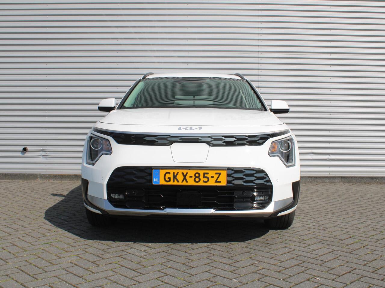 KIA e-Niro EV Light Advanced 64.8 kWh | Cargo uitvoering | Stuur-/stoelverwarming | Camera | Cruise adapt. | 17" LM | Clima | 17% bijtelling |