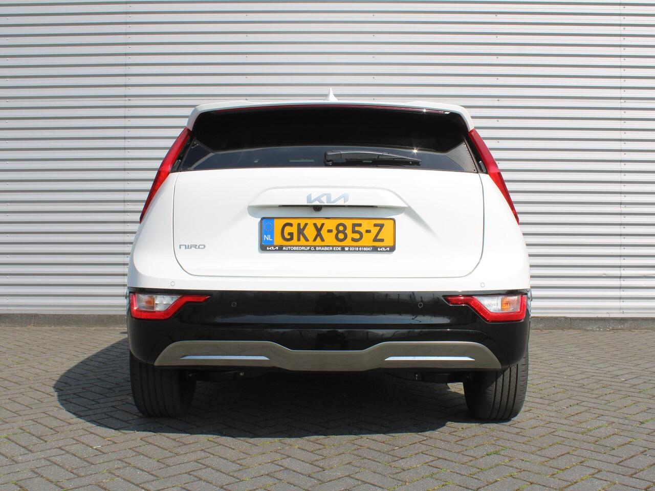 KIA e-Niro EV Light Advanced 64.8 kWh | Cargo uitvoering | Stuur-/stoelverwarming | Camera | Cruise adapt. | 17" LM | Clima | 17% bijtelling |