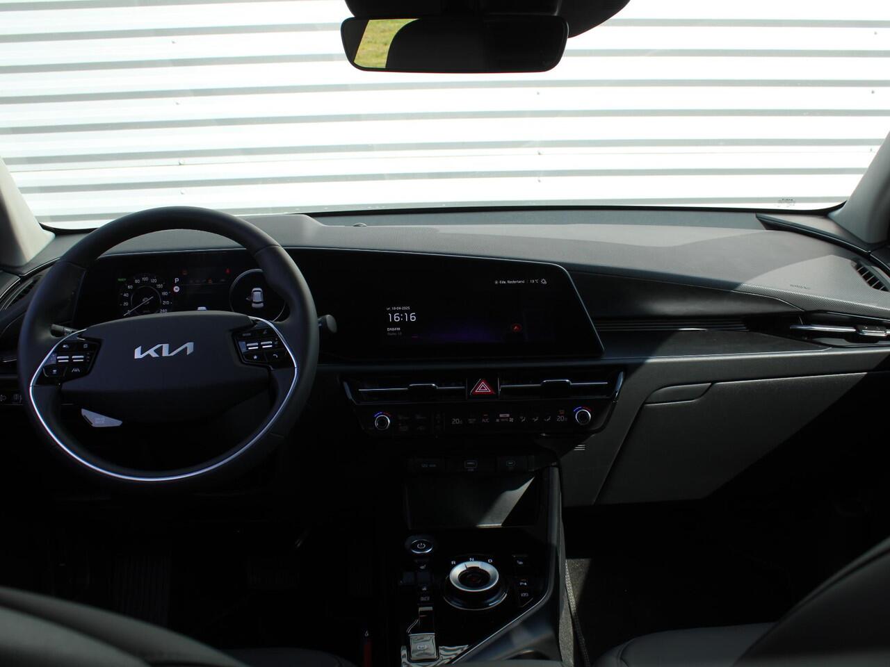 KIA e-Niro EV Light Advanced 64.8 kWh | Cargo uitvoering | Stuur-/stoelverwarming | Camera | Cruise adapt. | 17" LM | Clima | 17% bijtelling |