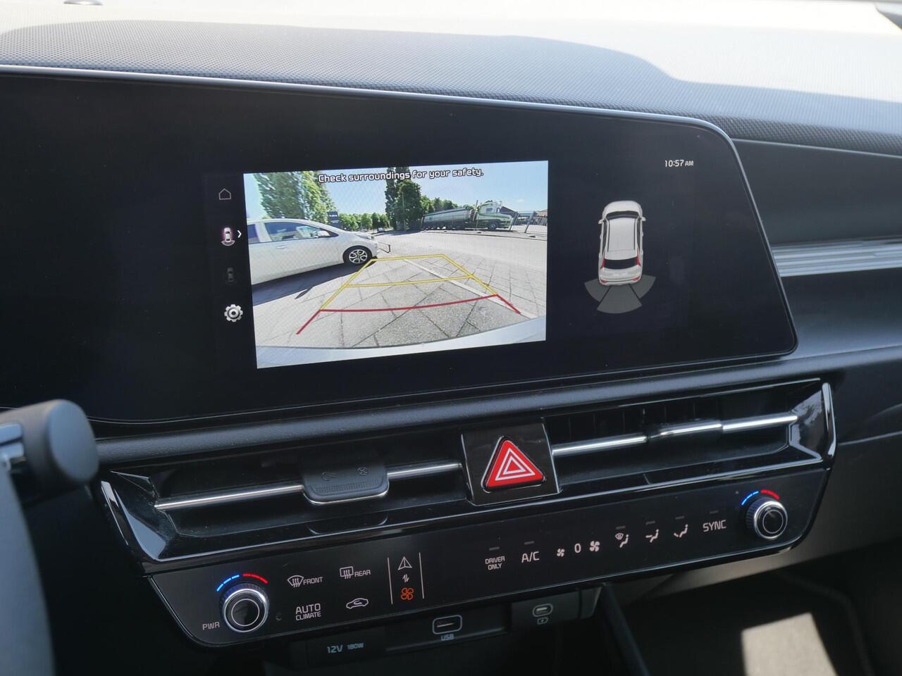 KIA e-Niro EV Light Edition 64.8 kWh | Navigatie | Achteruitrijcamera | Airco | Cruise control Adaptief |