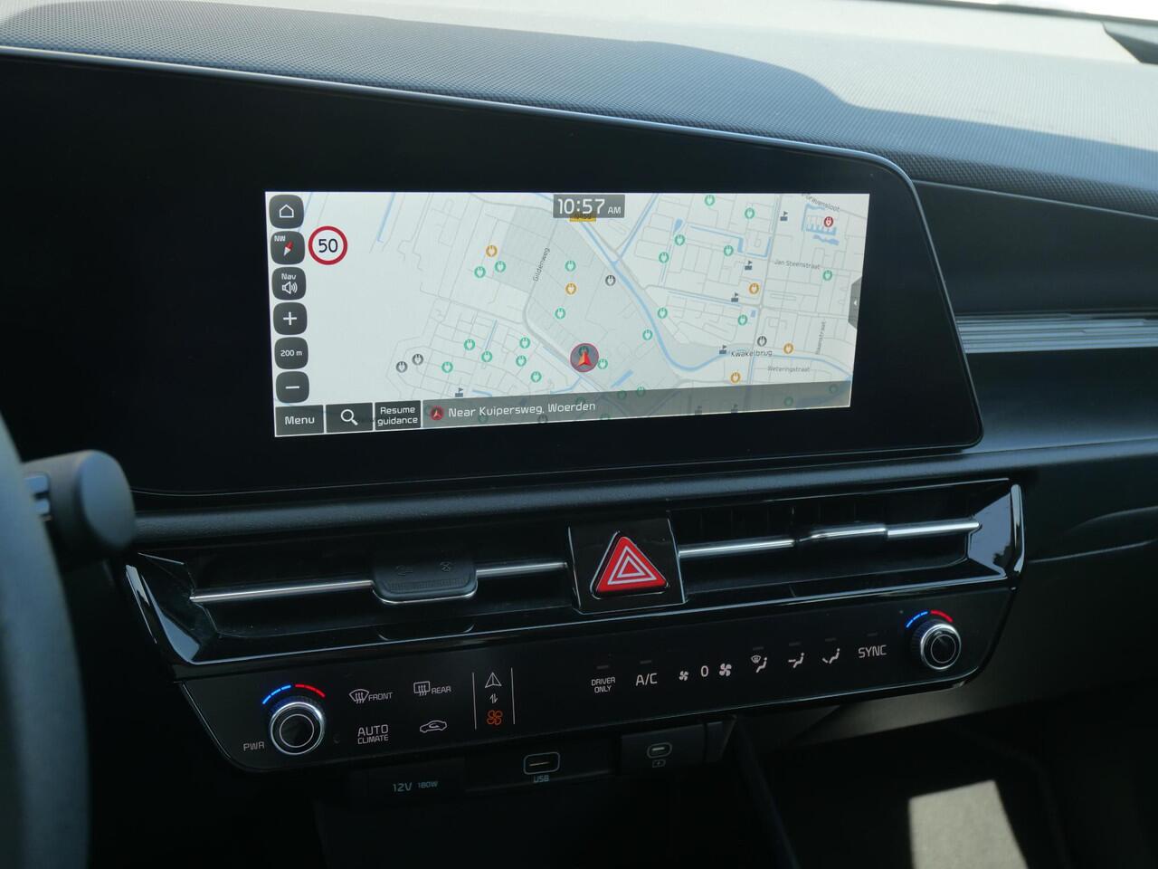 KIA e-Niro EV Light Edition 64.8 kWh | Navigatie | Achteruitrijcamera | Airco | Cruise control Adaptief |