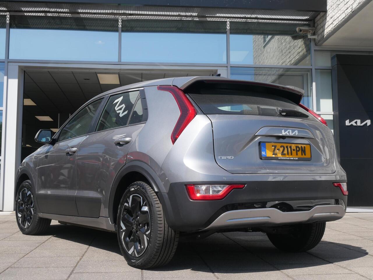 KIA e-Niro EV Light Edition 64.8 kWh | Navigatie | Achteruitrijcamera | Airco | Cruise control Adaptief |