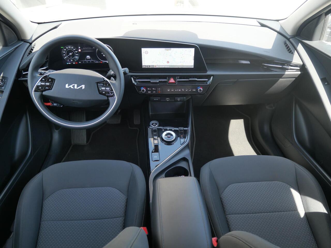 KIA e-Niro EV Light Edition 64.8 kWh | Navigatie | Achteruitrijcamera | Airco | Cruise control Adaptief |