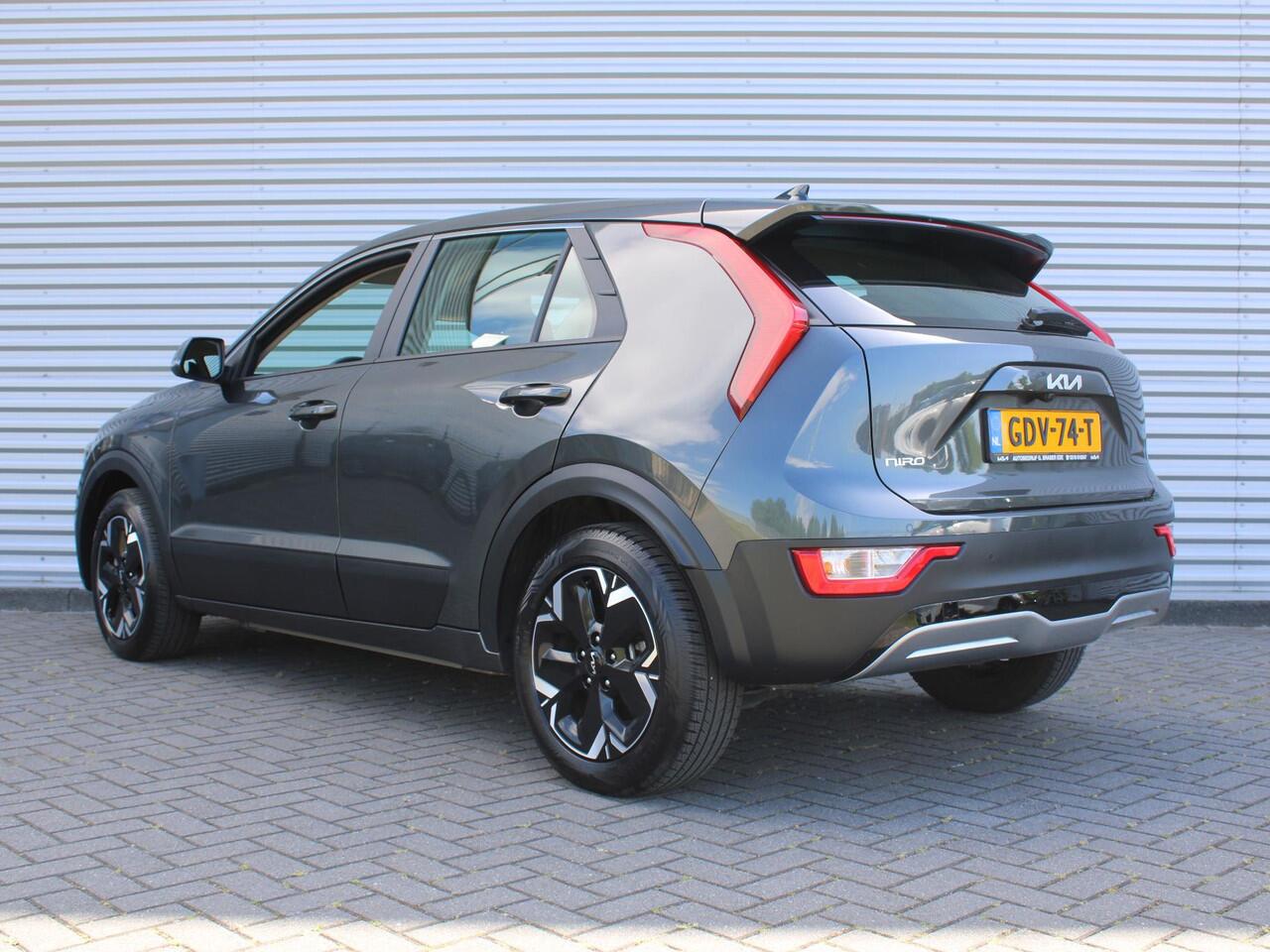 KIA e-Niro EV Light Edition 64.8 kWh | Camera | Cruise adapt. | Clima | 17" LM | Navi | Keyless | All season banden | 17% bijtelling |