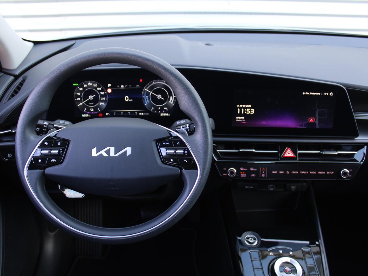 KIA e-Niro EV Light Edition 64.8 kWh | Camera | Cruise adapt. | Clima | 17" LM | Navi | Keyless | All season banden | 17% bijtelling |