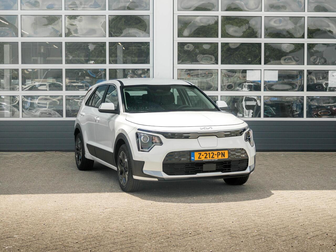 KIA e-Niro EV Light Edition 64.8 kWh | Navigatie | Achteruitrijcamera | Airco | Cruise control Adaptieve |