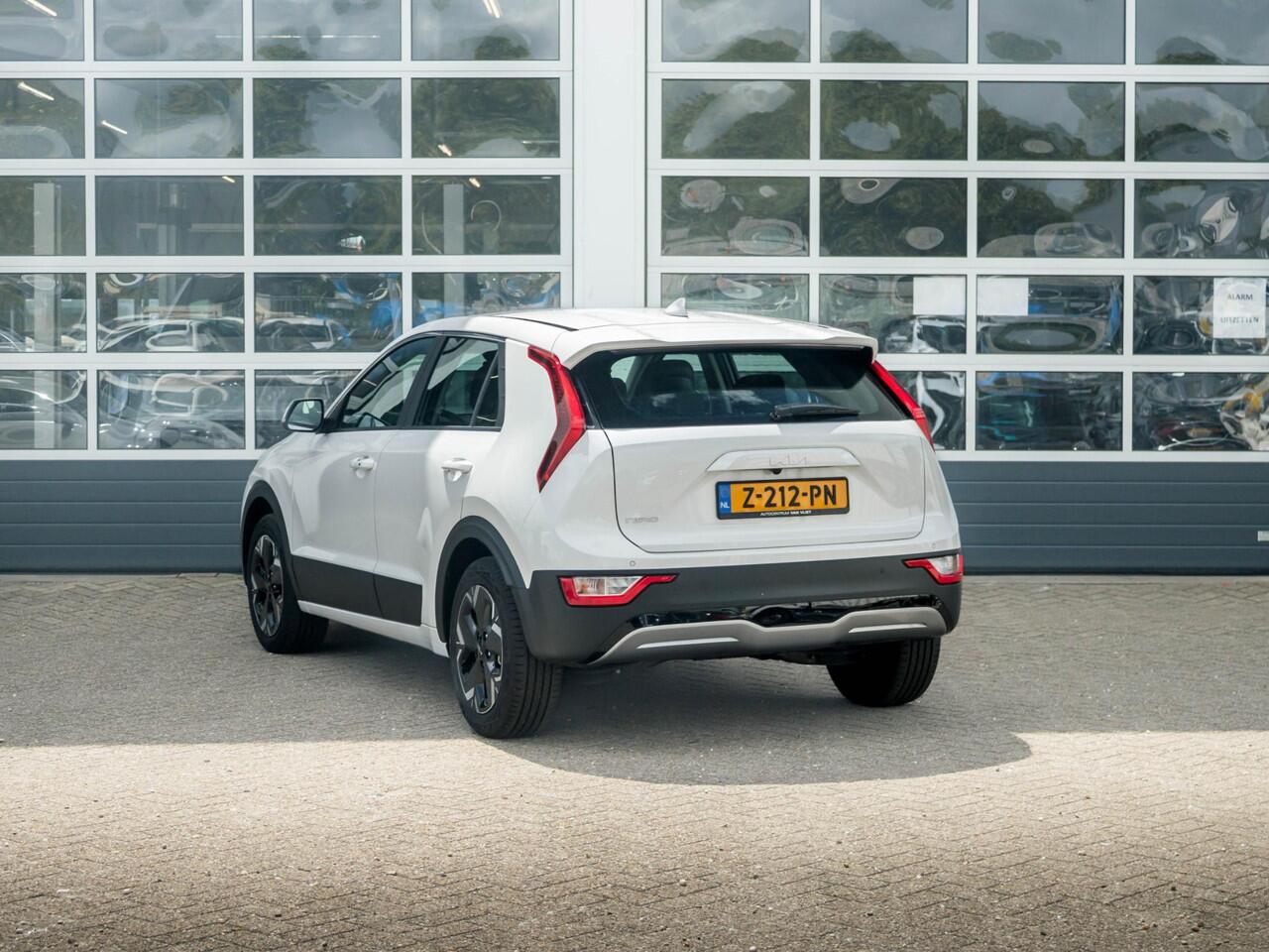 KIA e-Niro EV Light Edition 64.8 kWh | Navigatie | Achteruitrijcamera | Airco | Cruise control Adaptieve |