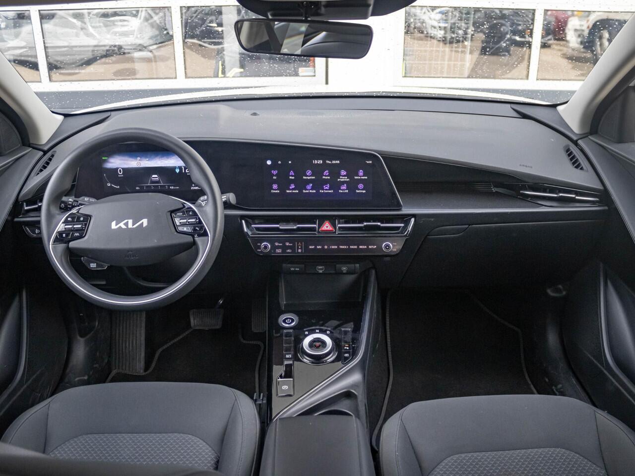KIA e-Niro EV Light Edition 64.8 kWh | Navigatie | Achteruitrijcamera | Airco | Cruise control Adaptieve |