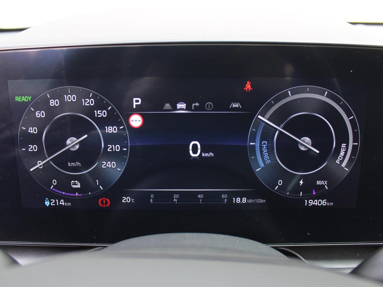 KIA e-Niro EV Edition Advanced 64.8 kWh | Stuur-/stoelverwarming | Elektr. stoelverstelling | Camera | Cruise adapt. | 17"LM | Clima | All season | 17% bijtelling |