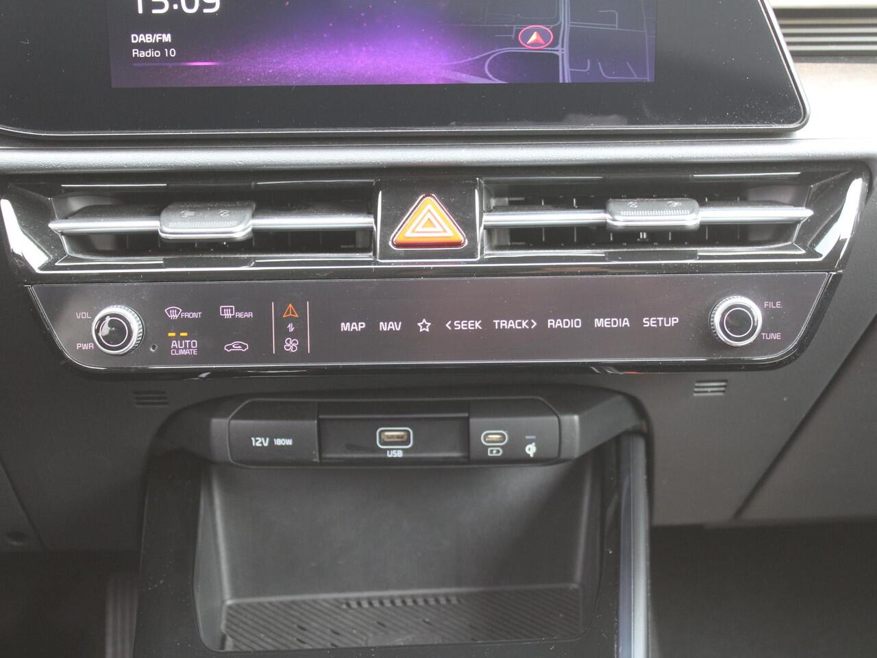 KIA e-Niro EV Edition Advanced 64.8 kWh | Stuur-/stoelverwarming | Elektr. stoelverstelling | Camera | Cruise adapt. | 17"LM | Clima | 17% bijtelling |