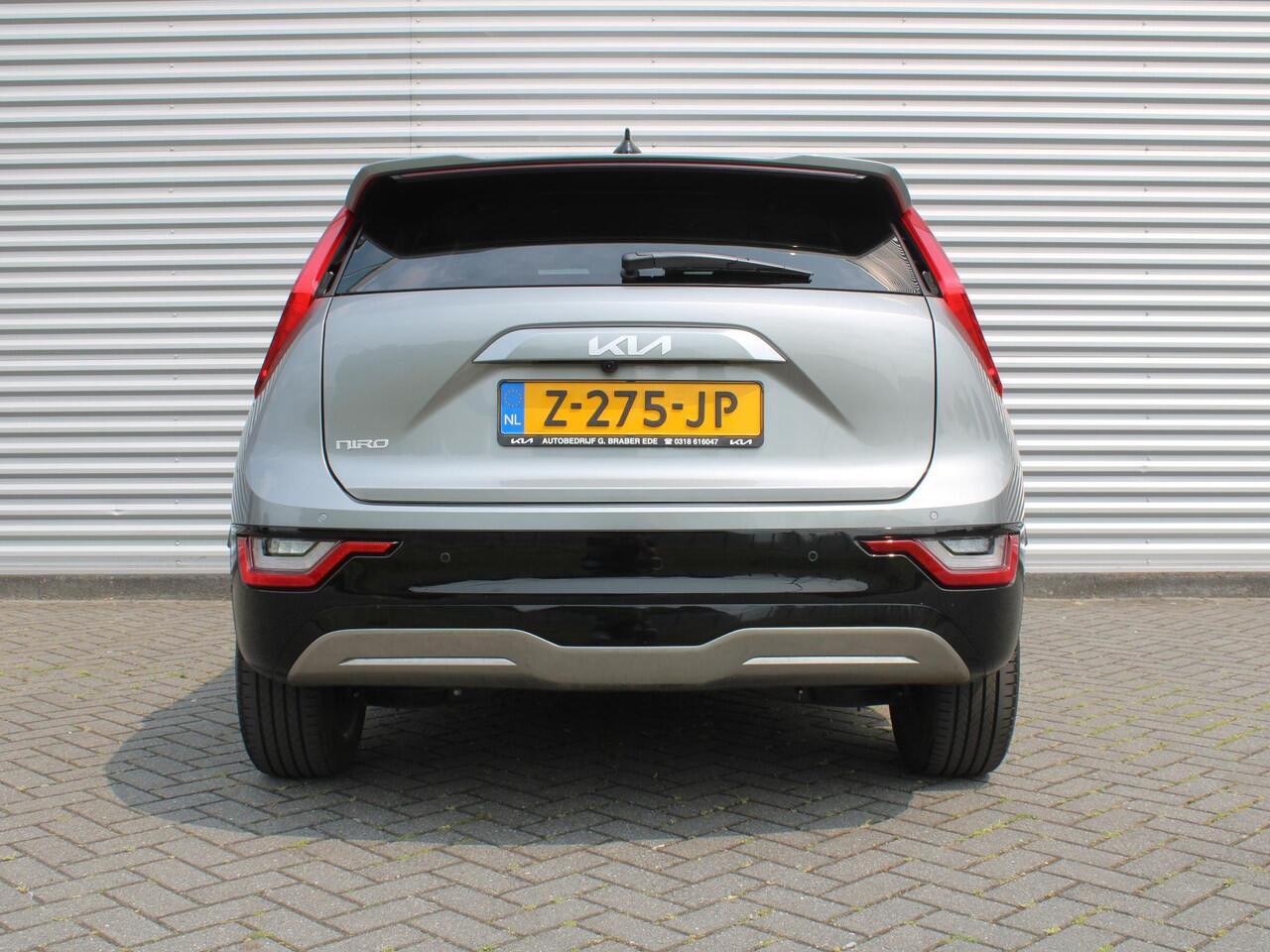 KIA e-Niro EV Edition Advanced 64.8 kWh | Stuur-/stoelverwarming | Elektr. stoelverstelling | Camera | Cruise adapt. | 17"LM | Clima | 17% bijtelling |