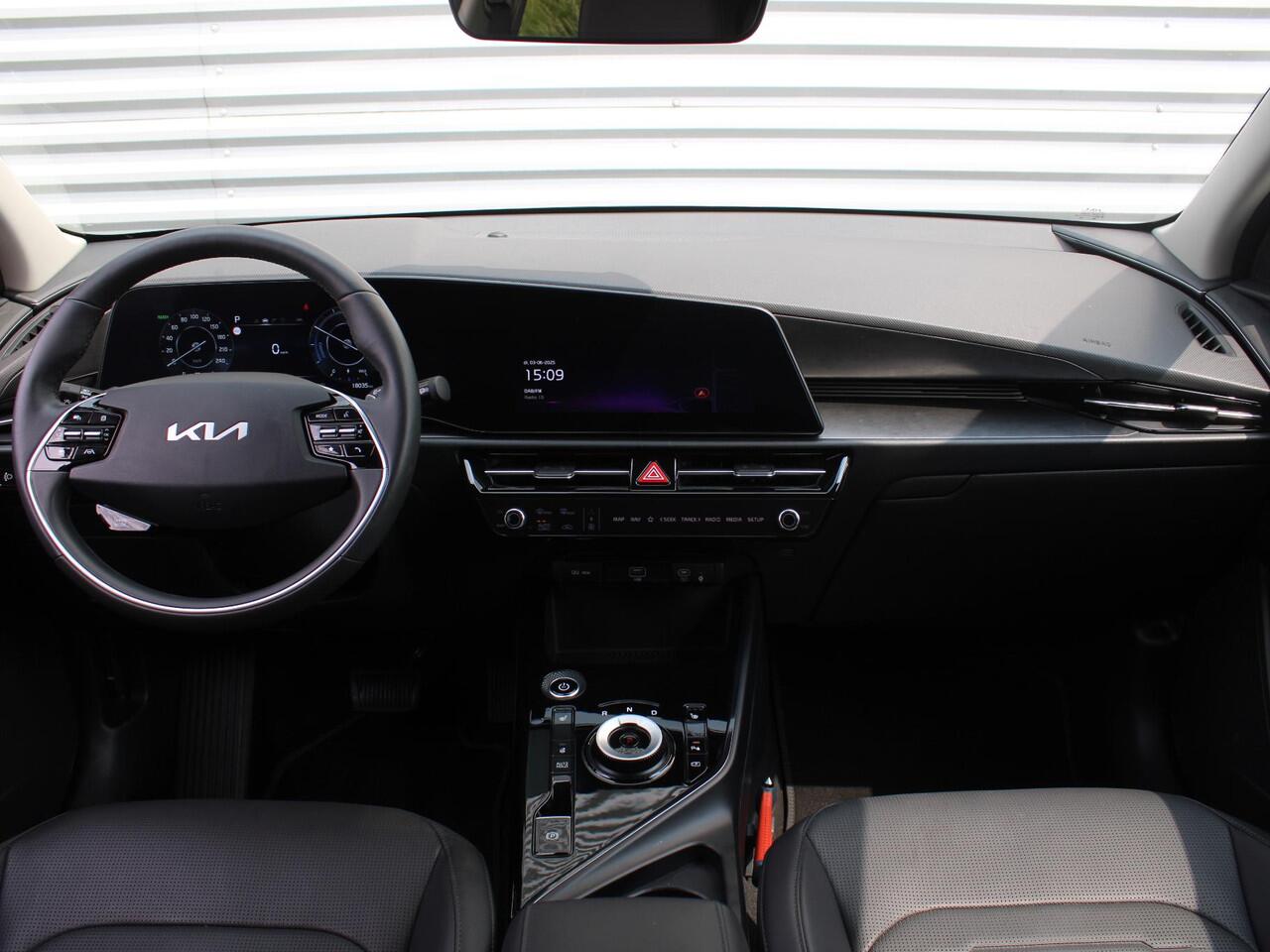 KIA e-Niro EV Edition Advanced 64.8 kWh | Stuur-/stoelverwarming | Elektr. stoelverstelling | Camera | Cruise adapt. | 17"LM | Clima | 17% bijtelling |