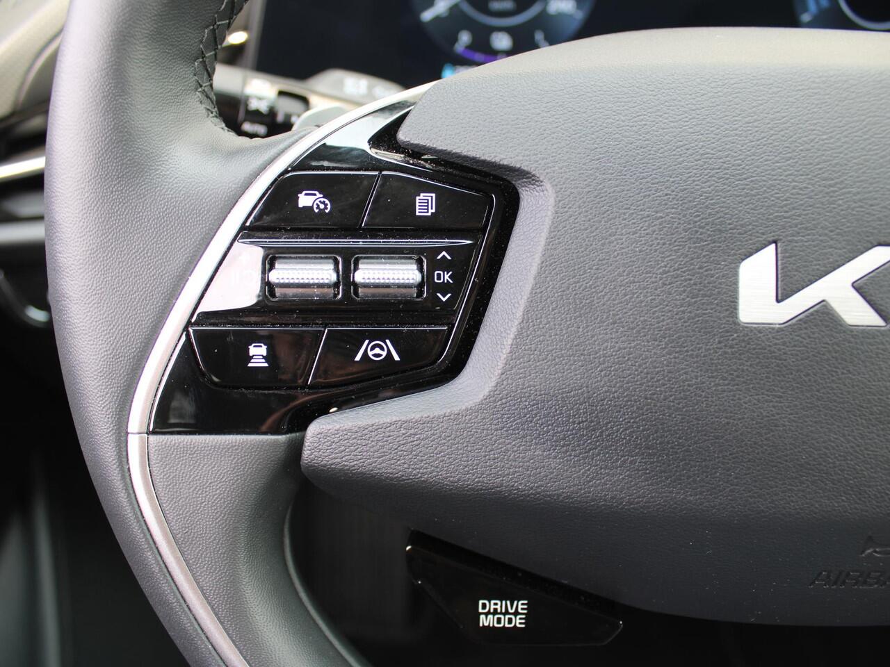 KIA e-Niro EV Edition Advanced 64.8 kWh | Stuur-/stoelverwarming | Elektr. stoelverstelling | Camera | Cruise adapt. | 17"LM | Clima | 17% bijtelling |