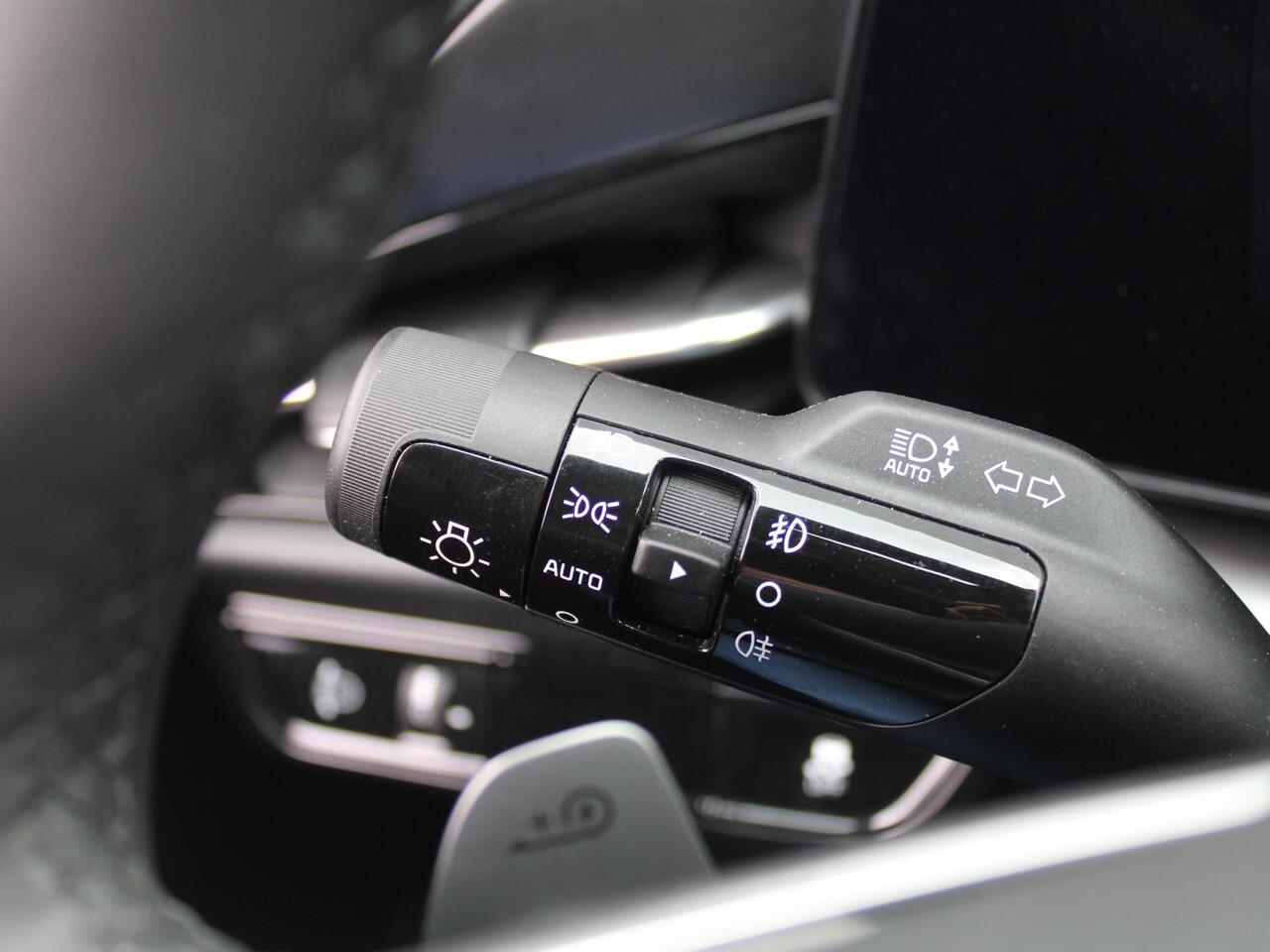 KIA e-Niro EV Edition Advanced 64.8 kWh | Stuur-/stoelverwarming | Elektr. stoelverstelling | Camera | Cruise adapt. | 17"LM | Clima | 17% bijtelling |