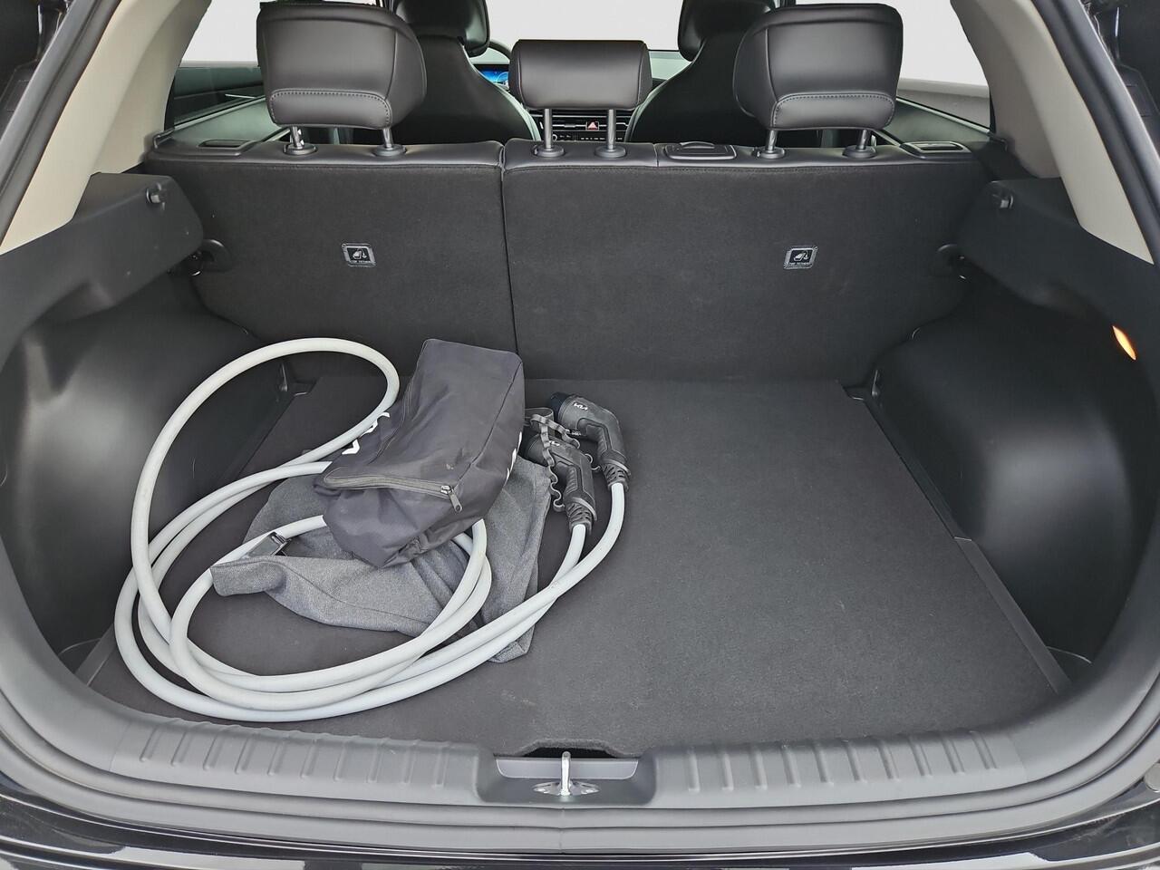 KIA e-Niro EV Edition Advanced 64.8 kWh | Prijs incl. vooraftrek 2000.- inruilpremie | Navigatie | Camera | Cruise|| Lederen bekleding | Stoel- en Stuurverwarming | Dodehoekassistentie |