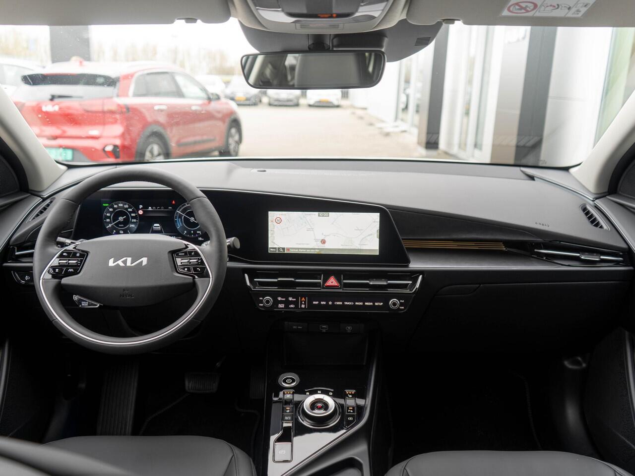 KIA e-Niro EV Light Advanced 64.8 kWh | OP VOORRAAD | SNEL LEVERBAAR | Navigatie | Carplay | Adapt. Cruise | Climate | Keyless | Camera