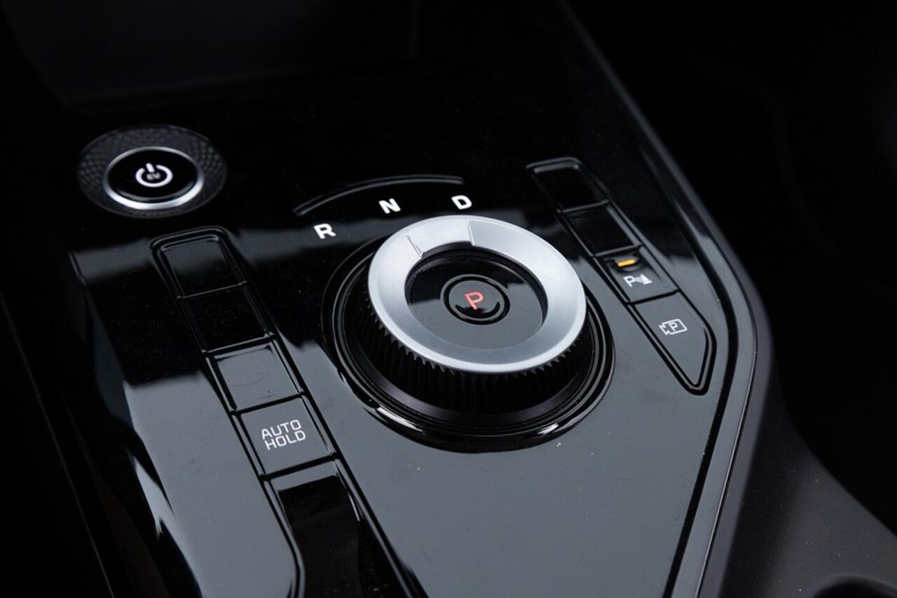 KIA e-Niro Light Edition 64.8 kWh | SOH 100% | NAVI | AIRCO-ECC