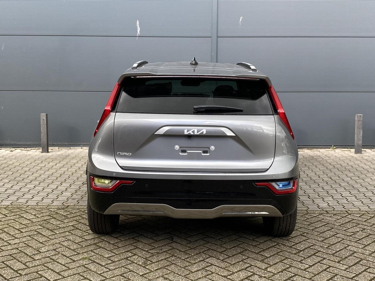 KIA e-Niro EV DynamicPlusLine 64.8 kWh | Voorraadactie | Schuif / Kanteldak | Head-Up | Stoel/Stuurverwarming | Elektr. Achterklep | Navigatie |