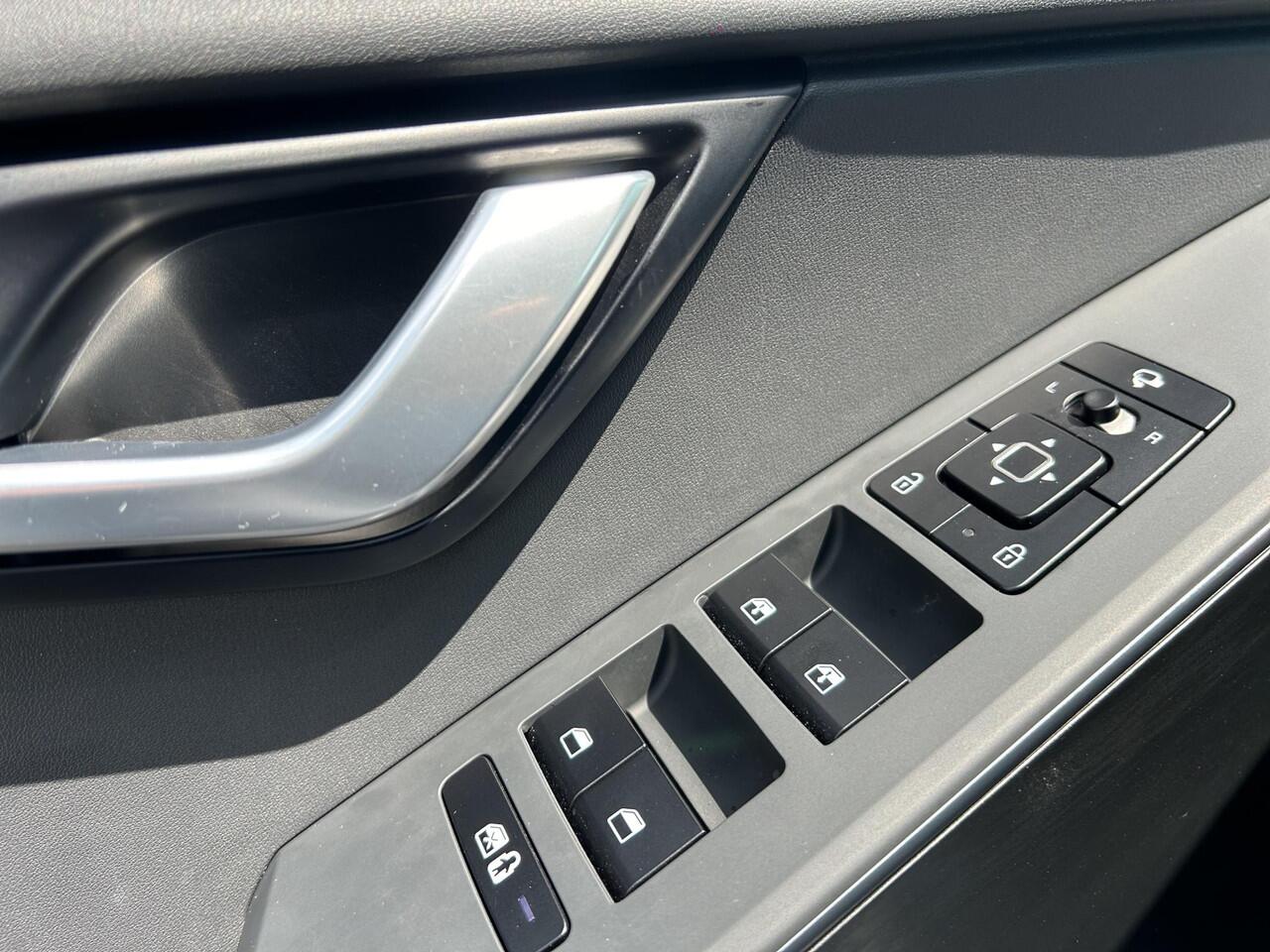 KIA e-Niro EV Edition Advanced 64.8 kWh | Automaat | Stoel & Stuurverwarming | Navi | Camera | Cruise | Sensoren |