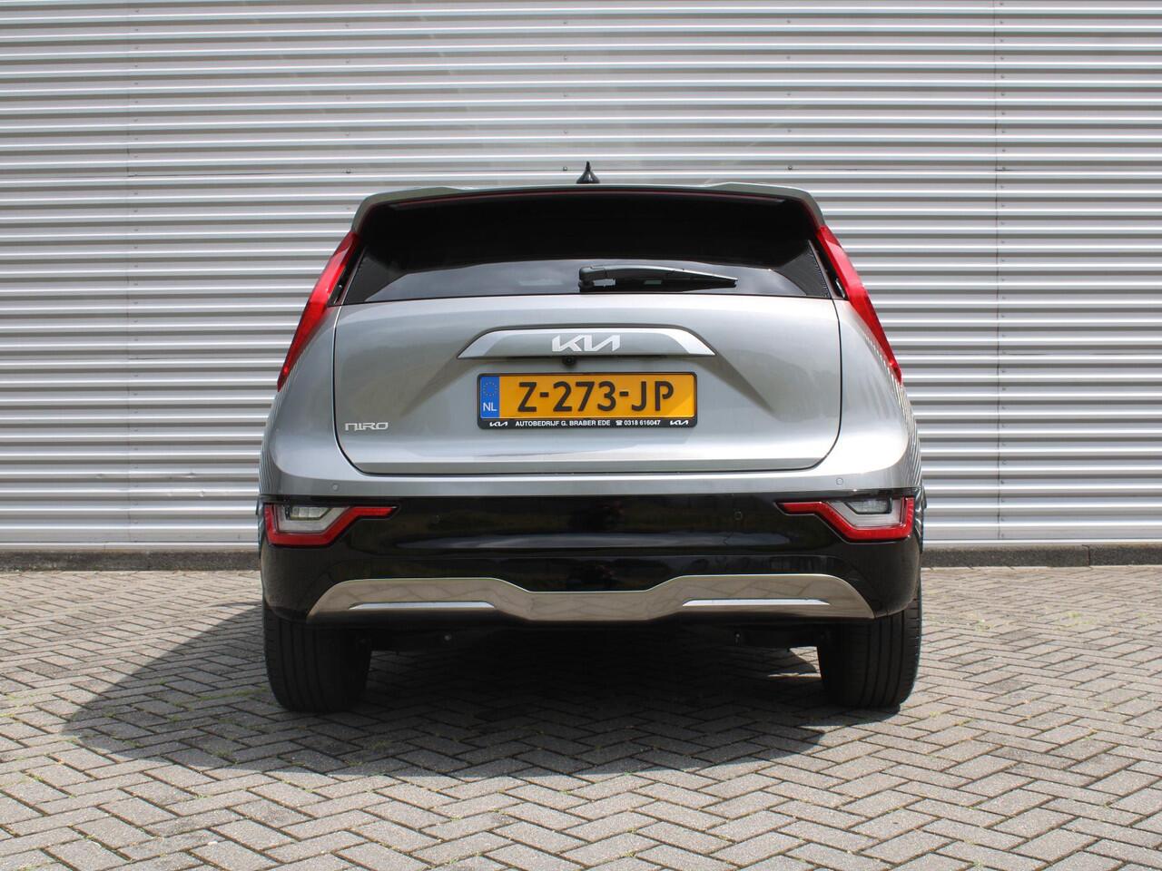 KIA e-Niro EV Edition Advanced 64.8 kWh | Stuur-/stoelverwarming | Elektr. stoelverstelling | Camera | Cruise adapt. | 17"LM | Clima | 17% bijtelling |