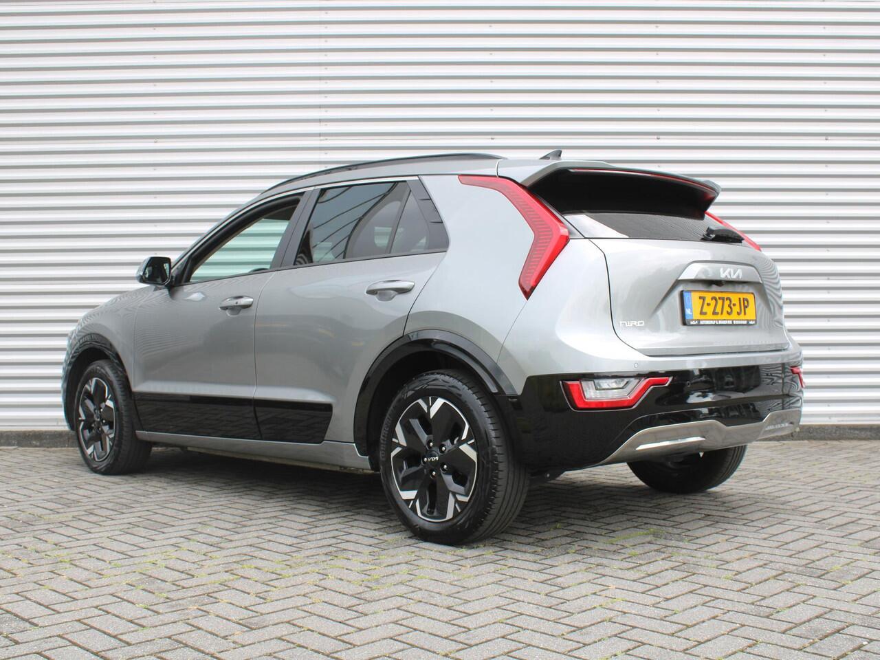 KIA e-Niro EV Edition Advanced 64.8 kWh | Stuur-/stoelverwarming | Elektr. stoelverstelling | Camera | Cruise adapt. | 17"LM | Clima | 17% bijtelling |