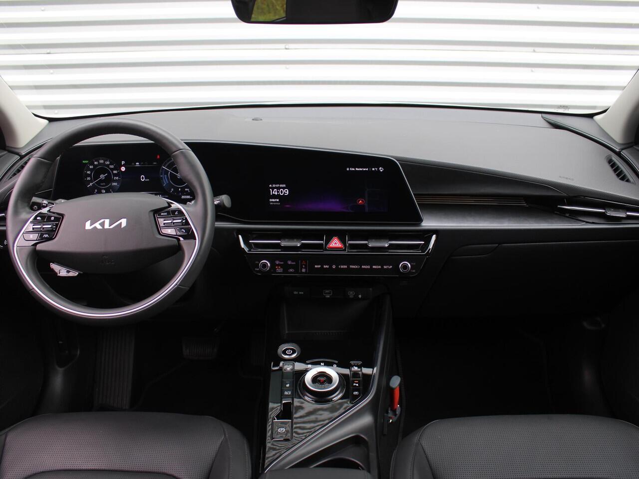 KIA e-Niro EV Edition Advanced 64.8 kWh | Stuur-/stoelverwarming | Elektr. stoelverstelling | Camera | Cruise adapt. | 17"LM | Clima | 17% bijtelling |