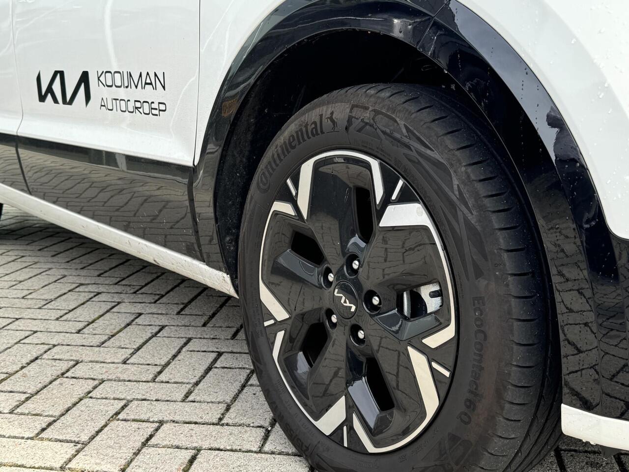 KIA e-Niro EV DynamicLine 64.8 kWh | cruise control | Apple carplay/Android auto | Achteruitrij camera | Parkeersensoren | 1e eigenaar!!