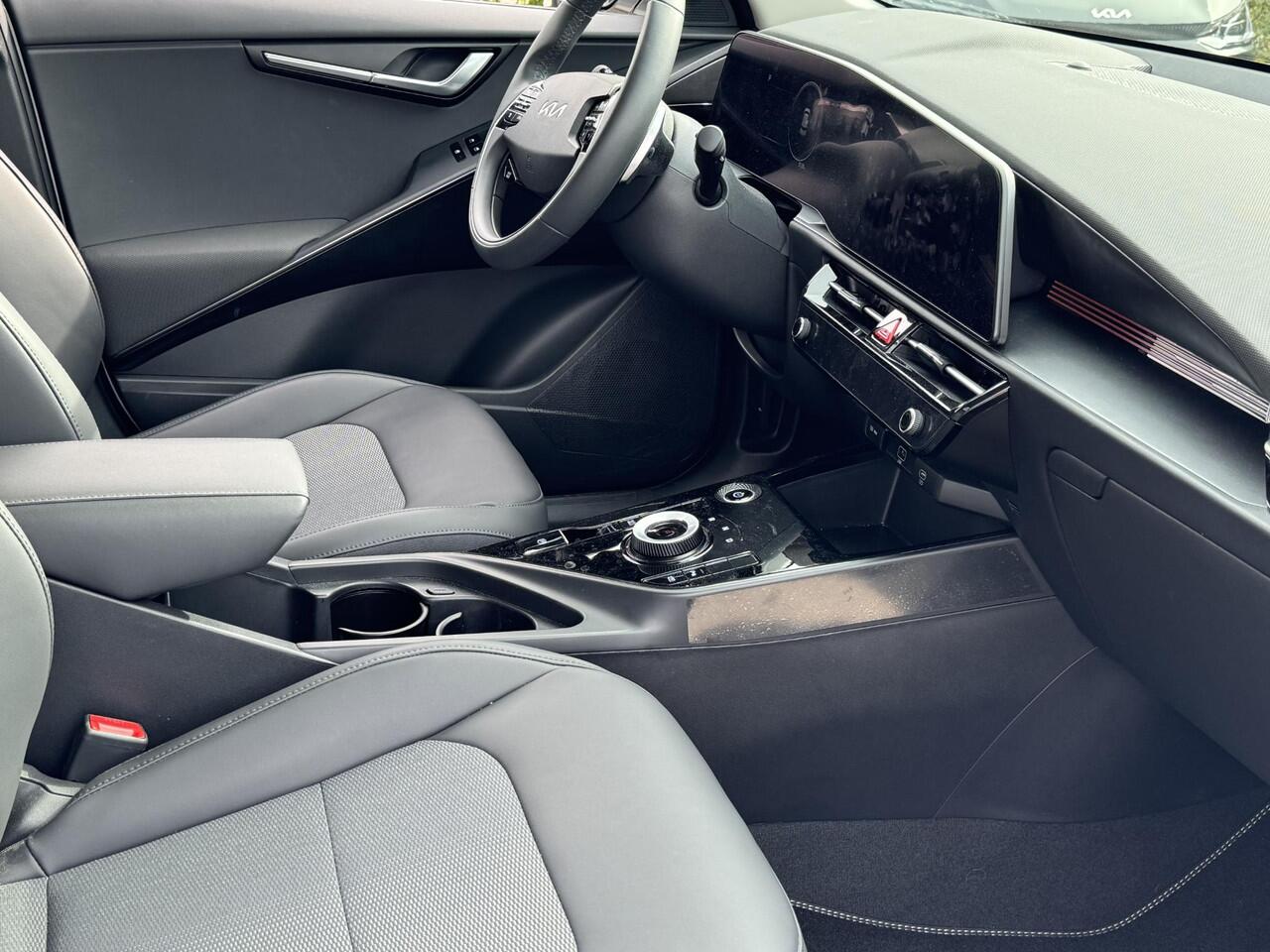 KIA e-Niro EV DynamicLine 64.8 kWh | cruise control | Apple carplay/Android auto | Achteruitrij camera | Parkeersensoren | 1e eigenaar!!