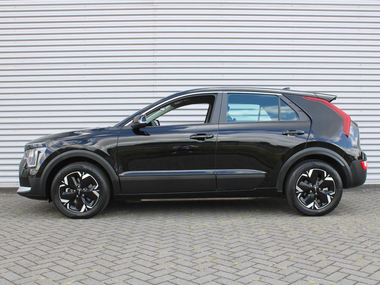 KIA e-Niro EV Light Edition 64.8 kWh | Camera | Cruise adapt. | Clima | 17" LM | Navi | Keyless | All season banden | 17% bijtelling |