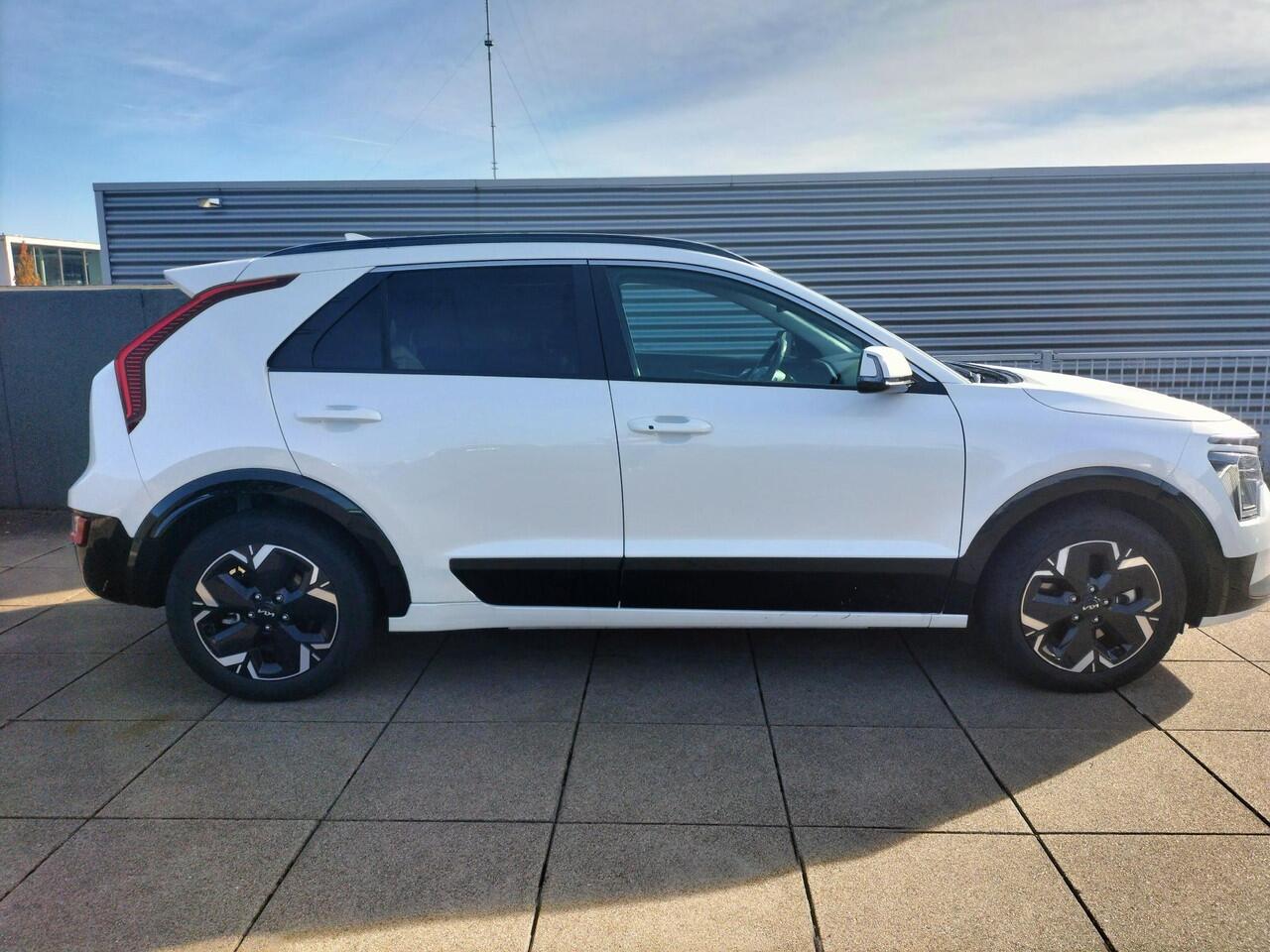KIA e-Niro EV Edition Advanced 64.8 kWh GRATIS WINTERBANDEN Navigatie / Camera / Leder